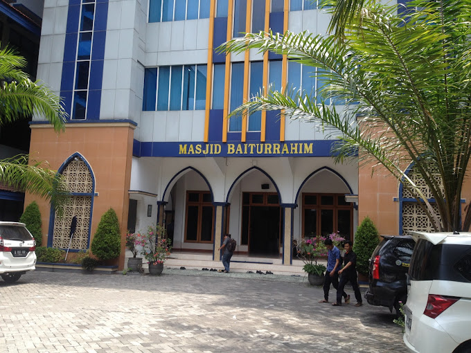 MASJID BAITURRAHMAN KAMPUS 2 UMSIDA